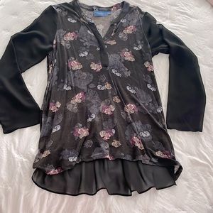 3 For $15 Simply Vera Vera Wang Black Floral Blouse